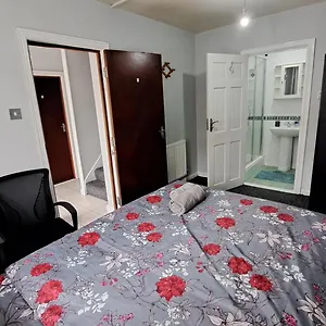 Fenia Estate Guest house Barking (Greater London)